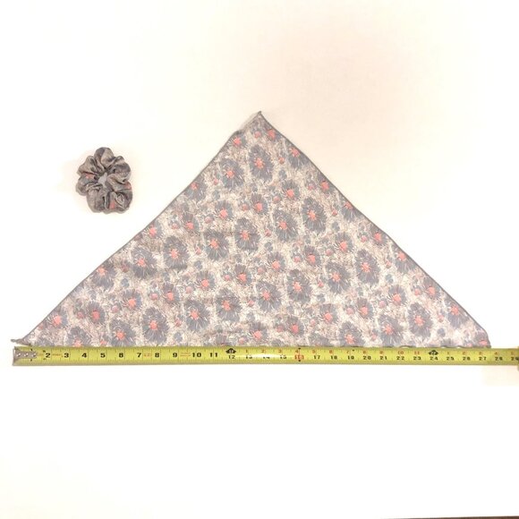 Anthropologie Hair Scarf Scrunchie Gray Pink Floral Pattern - Picture 8 of 11